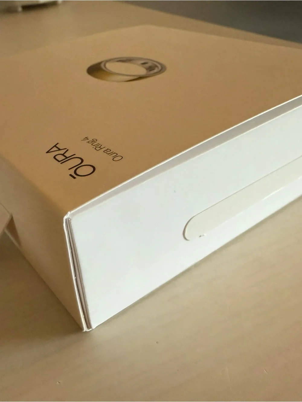 NIB Gold Oura Ring 4 - Size 8 w/ charging dock and cable